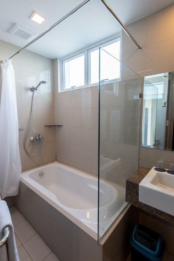 C Suites At Mactan Newtown Isla de Mactán Habitación foto